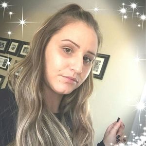 Meet your Posher, Katelyn